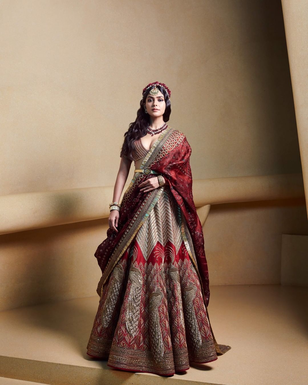 ‘Rumeli’ by JJ VALAYA – For JJ Valya’s GLORIOUS collection, Mrunal Thakur plays a bridal showstopper.